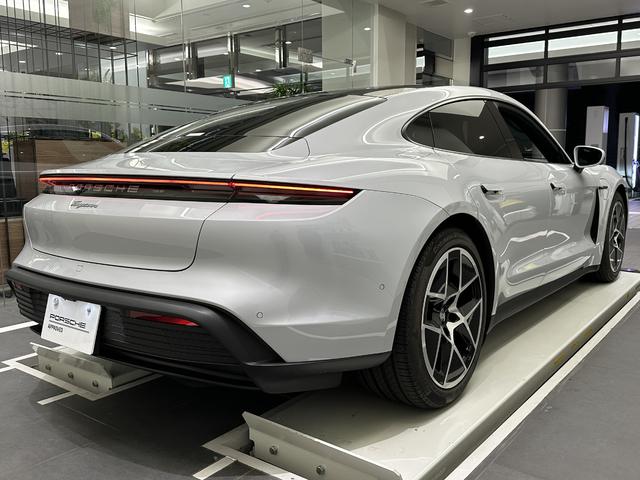 タイカン タイカン 2025年モデル 新車保証継承(3枚目)