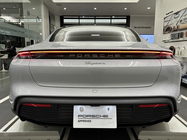 タイカン タイカン 2025年モデル 新車保証継承(4枚目)