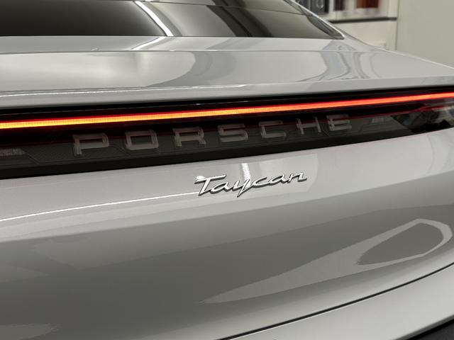 タイカン タイカン 2025年モデル 新車保証継承(6枚目)