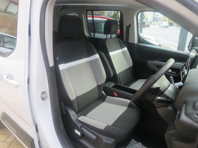 ベルランゴ マックス　ブルーＨＤｉ　ＬＥＤヘッドランプ　アダプティブクルーズコントロール　ブラインドスポットモニター　レーンキープアシスト　ステアリングヒーター　Ａｐｐｌｅ　ＣａｒＰｌａｙ＆Ａｎｄｒｏｉｄ　Ａｕｔｏ対応（13枚目）