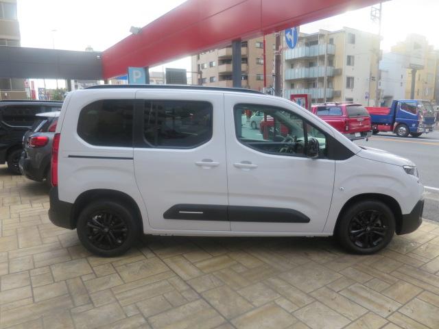 ベルランゴ マックス ブルーHDi LEDヘッドランプ アダプティブクルーズコントロール ブラインドスポットモニター レーンキープアシスト ステアリングヒーター Apple CarPlay&Android Auto対応(8枚目)