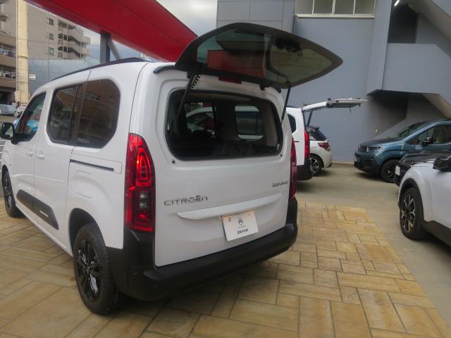 ベルランゴ マックス ブルーHDi LEDヘッドランプ アダプティブクルーズコントロール ブラインドスポットモニター レーンキープアシスト ステアリングヒーター Apple CarPlay&Android Auto対応(9枚目)