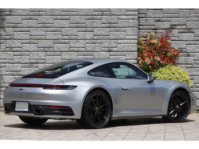 ９１１ ９１１カレラ　スポーツクロノＰＫＧ　スポーツエグゾースト　ＧＴシルバー　ＯＰカレラＳホイール　Ｒａｃｅ－Ｔｅｘスポーツステアリング　新車保証付き（15枚目）