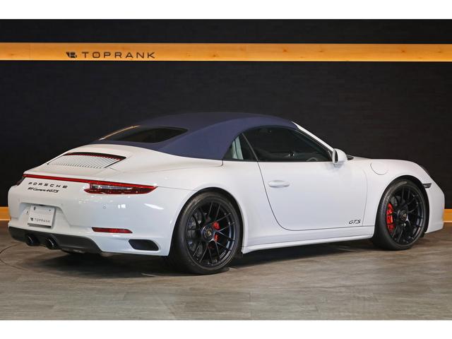 ９１１ ９１１カレラ４ＧＴＳ　カブリオレ　後期　スポーツクロノＰＫＧ　ブルー＆クレヨンツートンレザー　ＡＣＣ　２０インチ鍛造ＡＷ　ブルー幌　２０１８年モデル　左ハンドル（2枚目）