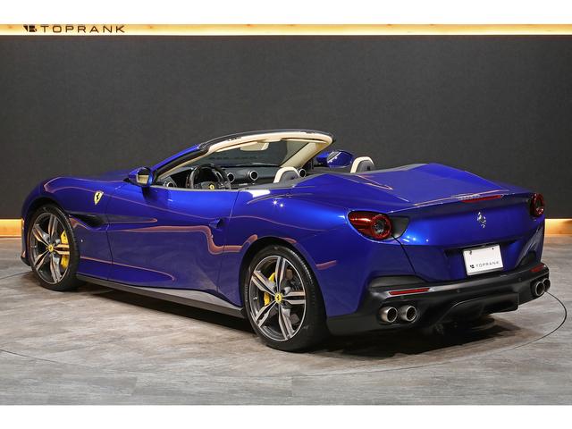 ポルトフィーノ ベースグレード　カーボンドライビングゾーン＋ＬＥＤ　デュアルモードマグネライド　スポーツエグゾースト　ベージュ革　ダイヤモンドリム２０インチＡＷ（22枚目）