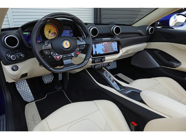 ポルトフィーノ ベースグレード　カーボンドライビングゾーン＋ＬＥＤ　デュアルモードマグネライド　スポーツエグゾースト　ベージュ革　ダイヤモンドリム２０インチＡＷ（32枚目）