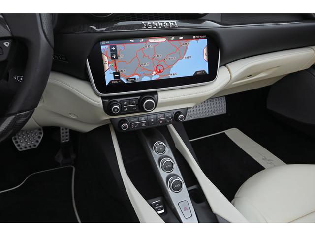 ポルトフィーノ ベースグレード　カーボンドライビングゾーン＋ＬＥＤ　デュアルモードマグネライド　スポーツエグゾースト　ベージュ革　ダイヤモンドリム２０インチＡＷ（42枚目）