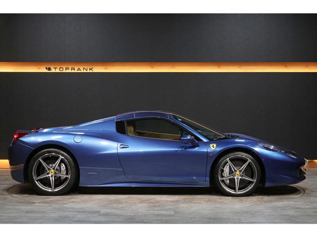 ４５８スパイダー ベースグレード　Ｆ１　ＤＣＴ　ブルーミラボー　クオイオレザー　カーボンドライビングゾーン＋ＬＥＤステアリング　２０インチ鍛造ＡＷ　正規ディーラー車（5枚目）