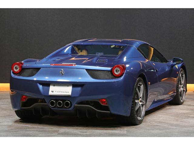 ４５８スパイダー ベースグレード　Ｆ１　ＤＣＴ　ブルーミラボー　クオイオレザー　カーボンドライビングゾーン＋ＬＥＤステアリング　２０インチ鍛造ＡＷ　正規ディーラー車（18枚目）