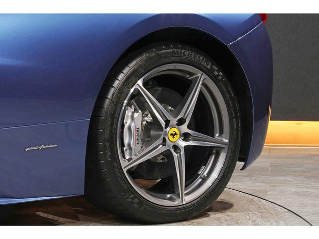 ４５８スパイダー ベースグレード　Ｆ１　ＤＣＴ　ブルーミラボー　クオイオレザー　カーボンドライビングゾーン＋ＬＥＤステアリング　２０インチ鍛造ＡＷ　正規ディーラー車（43枚目）