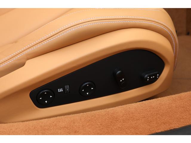 ４５８スパイダー ベースグレード　Ｆ１　ＤＣＴ　ブルーミラボー　クオイオレザー　カーボンドライビングゾーン＋ＬＥＤステアリング　２０インチ鍛造ＡＷ　正規ディーラー車（50枚目）