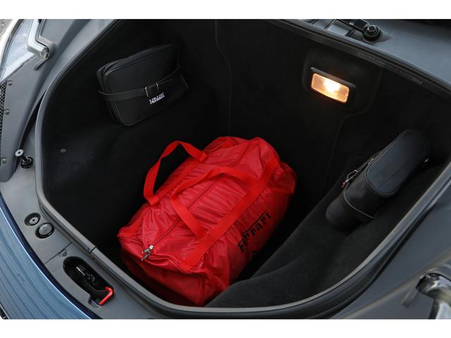 ４５８スパイダー ベースグレード　Ｆ１　ＤＣＴ　ブルーミラボー　クオイオレザー　カーボンドライビングゾーン＋ＬＥＤステアリング　２０インチ鍛造ＡＷ　正規ディーラー車（57枚目）