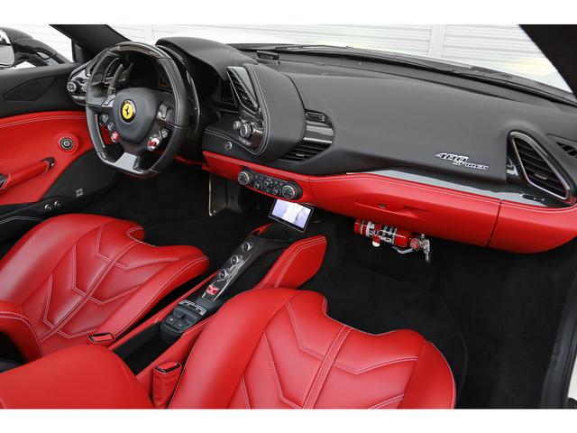 488スパイダー ベースグレード F1 DCT カーボンドライビングゾーン レーシングシート カーボンエアロ VOSSEN21/22インチAW ブリリアントマフラー(10枚目)