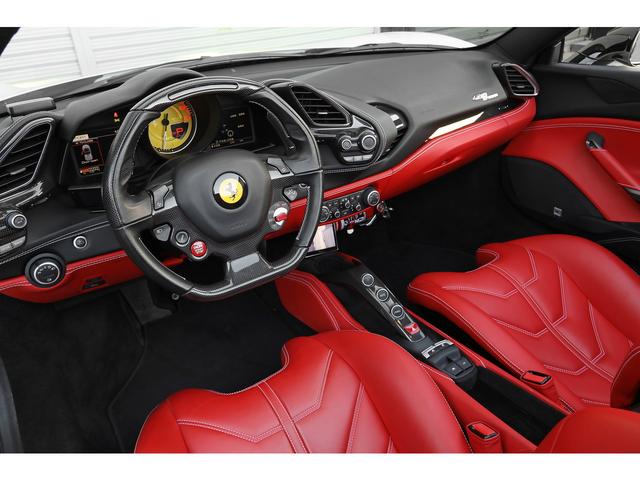 488スパイダー ベースグレード F1 DCT カーボンドライビングゾーン レーシングシート カーボンエアロ VOSSEN21/22インチAW ブリリアントマフラー(46枚目)