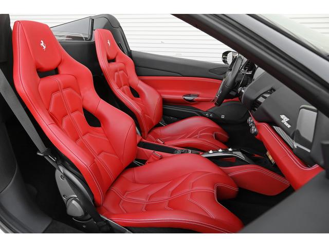 488スパイダー ベースグレード F1 DCT カーボンドライビングゾーン レーシングシート カーボンエアロ VOSSEN21/22インチAW ブリリアントマフラー(49枚目)