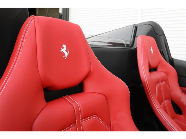 488スパイダー ベースグレード F1 DCT カーボンドライビングゾーン レーシングシート カーボンエアロ VOSSEN21/22インチAW ブリリアントマフラー(50枚目)