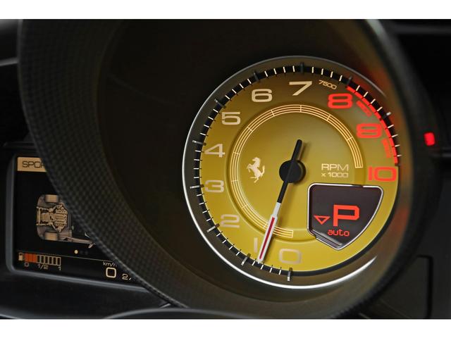 488スパイダー ベースグレード F1 DCT カーボンドライビングゾーン レーシングシート カーボンエアロ VOSSEN21/22インチAW ブリリアントマフラー(51枚目)