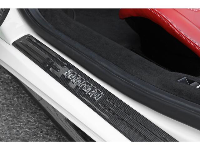 488スパイダー ベースグレード F1 DCT カーボンドライビングゾーン レーシングシート カーボンエアロ VOSSEN21/22インチAW ブリリアントマフラー(60枚目)
