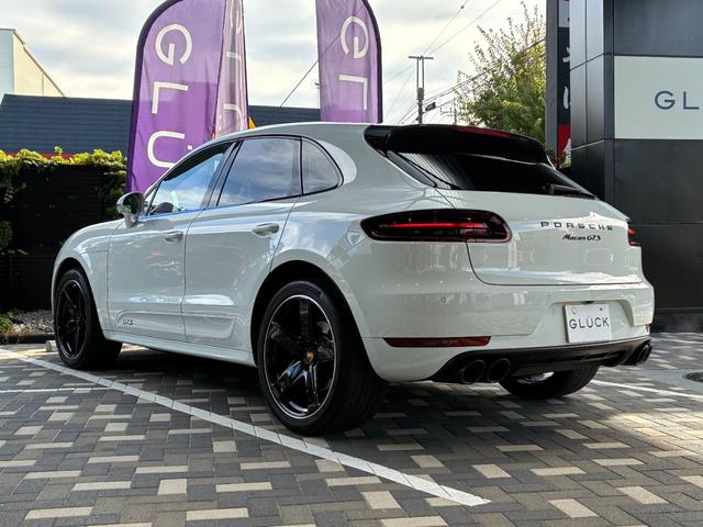 マカン マカンGTS スポーツクロノPKG パノラマルーフ 21インチAW BOSE スポーツエグゾースト シートメモリー エントリードライブ シートヒーター カーボンインテリアPKG TV PDLS+ 内装アルカンターラ(6枚目)