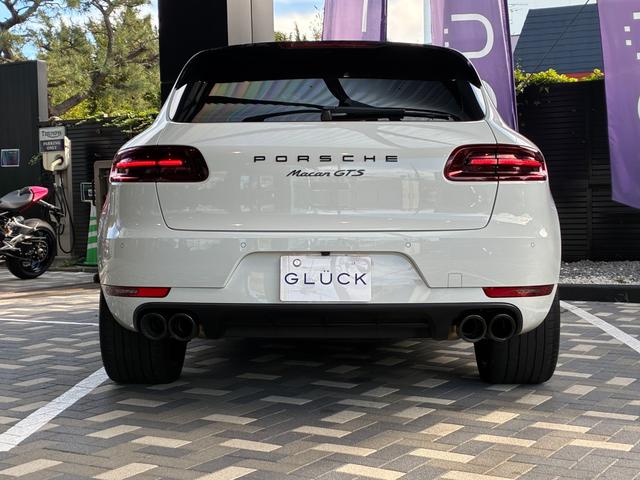 マカン マカンGTS スポーツクロノPKG パノラマルーフ 21インチAW BOSE スポーツエグゾースト シートメモリー エントリードライブ シートヒーター カーボンインテリアPKG TV PDLS+ 内装アルカンターラ(7枚目)