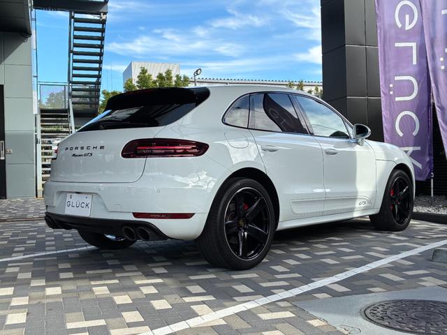 マカン マカンGTS スポーツクロノPKG パノラマルーフ 21インチAW BOSE スポーツエグゾースト シートメモリー エントリードライブ シートヒーター カーボンインテリアPKG TV PDLS+ 内装アルカンターラ(8枚目)