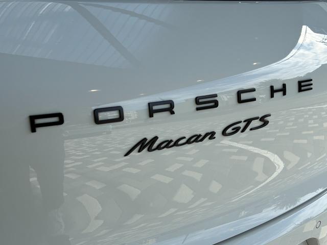 マカン マカンGTS スポーツクロノPKG パノラマルーフ 21インチAW BOSE スポーツエグゾースト シートメモリー エントリードライブ シートヒーター カーボンインテリアPKG TV PDLS+ 内装アルカンターラ(18枚目)