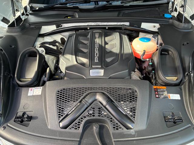 マカン マカンGTS スポーツクロノPKG パノラマルーフ 21インチAW BOSE スポーツエグゾースト シートメモリー エントリードライブ シートヒーター カーボンインテリアPKG TV PDLS+ 内装アルカンターラ(21枚目)