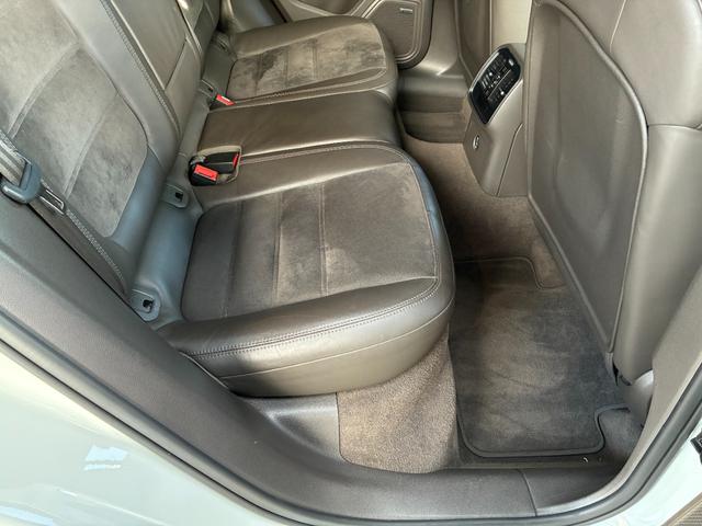 マカン マカンGTS スポーツクロノPKG パノラマルーフ 21インチAW BOSE スポーツエグゾースト シートメモリー エントリードライブ シートヒーター カーボンインテリアPKG TV PDLS+ 内装アルカンターラ(32枚目)