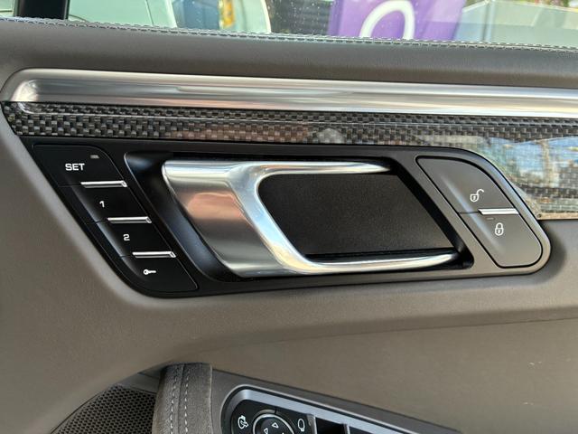 マカン マカンGTS スポーツクロノPKG パノラマルーフ 21インチAW BOSE スポーツエグゾースト シートメモリー エントリードライブ シートヒーター カーボンインテリアPKG TV PDLS+ 内装アルカンターラ(46枚目)