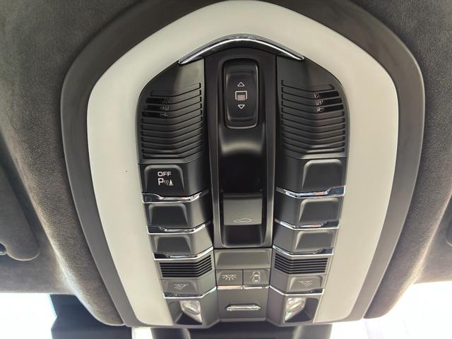 マカン マカンGTS スポーツクロノPKG パノラマルーフ 21インチAW BOSE スポーツエグゾースト シートメモリー エントリードライブ シートヒーター カーボンインテリアPKG TV PDLS+ 内装アルカンターラ(59枚目)