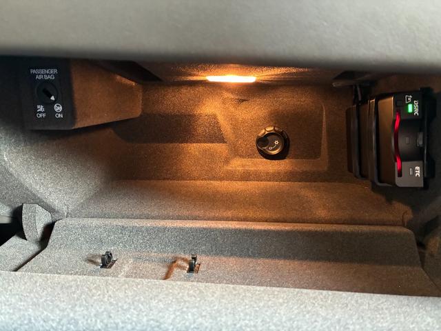 マカン マカンGTS スポーツクロノPKG パノラマルーフ 21インチAW BOSE スポーツエグゾースト シートメモリー エントリードライブ シートヒーター カーボンインテリアPKG TV PDLS+ 内装アルカンターラ(61枚目)