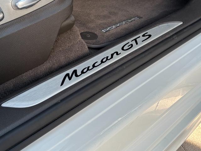 マカン マカンGTS スポーツクロノPKG パノラマルーフ 21インチAW BOSE スポーツエグゾースト シートメモリー エントリードライブ シートヒーター カーボンインテリアPKG TV PDLS+ 内装アルカンターラ(64枚目)