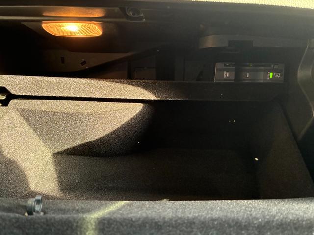 ＧＬＣ ＧＬＣ２２０ｄ　４マチック　ナイトエディション　特別仕様車　１オーナー　ＡＭＧスタイリングＰＫＧ　ナイトＰＫＧ　１９インチアルミ　　サンルーフ　ＡＣＣ　ＢＳＭ　ブラックアッシュウッドインテリア　パワーシート　シートヒーター　シートメモリー　ＥＴＣ（56枚目）