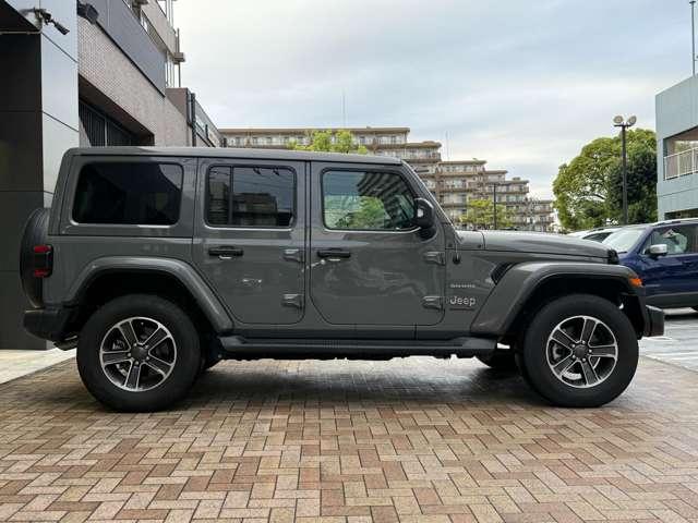 ジープ・ラングラーアンリミテッド サハラ パワートップ ワンオーナー 認定中古車 スカイワンタッチモデル ディスプレイ型ドライブレコーダー 全国300台 禁煙車(10枚目)