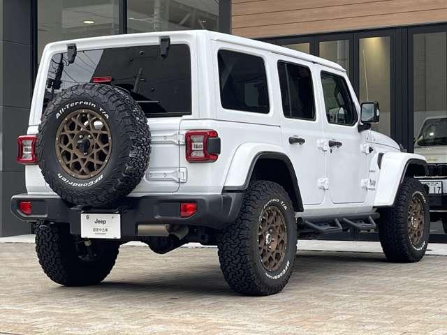 ジープ・ラングラーアンリミテッド サハラ 認定中古車 ルビコンバンパー スチールサイドステップ 1インチリフトアップ 社外17インチアルミホイール BFグットリッチ・オールテレーン285/70/R17 純正ドライブレコーダー 禁煙車(12枚目)