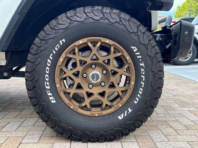 ジープ・ラングラーアンリミテッド サハラ 認定中古車 ルビコンバンパー スチールサイドステップ 1インチリフトアップ 社外17インチアルミホイール BFグットリッチ・オールテレーン285/70/R17 純正ドライブレコーダー 禁煙車(17枚目)