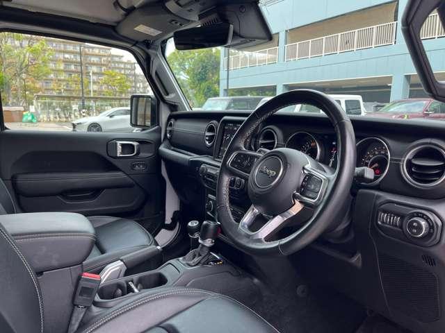 ジープ・ラングラーアンリミテッド サハラ 認定中古車 ルビコンバンパー スチールサイドステップ 1インチリフトアップ 社外17インチアルミホイール BFグットリッチ・オールテレーン285/70/R17 純正ドライブレコーダー 禁煙車(19枚目)