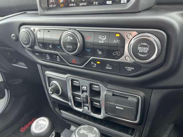 ジープ・ラングラーアンリミテッド サハラ 認定中古車 ルビコンバンパー スチールサイドステップ 1インチリフトアップ 社外17インチアルミホイール BFグットリッチ・オールテレーン285/70/R17 純正ドライブレコーダー 禁煙車(25枚目)