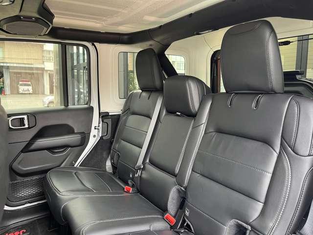 ジープ・ラングラーアンリミテッド サハラ 認定中古車 ルビコンバンパー スチールサイドステップ 1インチリフトアップ 社外17インチアルミホイール BFグットリッチ・オールテレーン285/70/R17 純正ドライブレコーダー 禁煙車(30枚目)