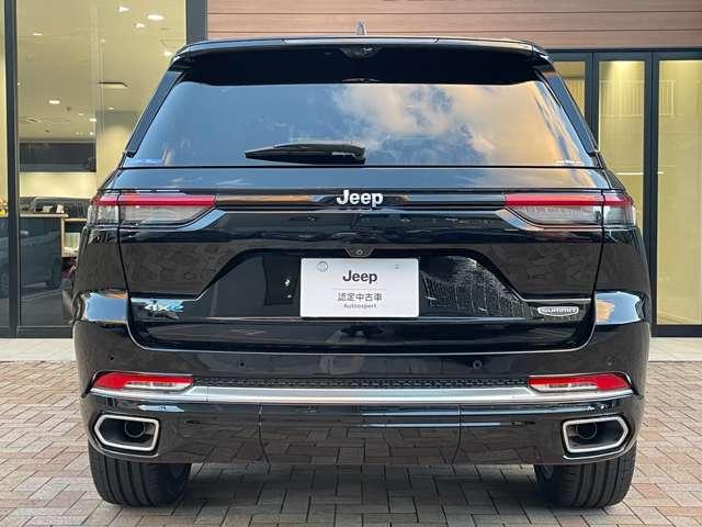 サミットリザーブ標準装備のリアバンパーにはマフラーカッター装着で迫力がありあます。