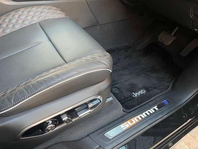 ライトアップ機能付きのスカッフプレートです。