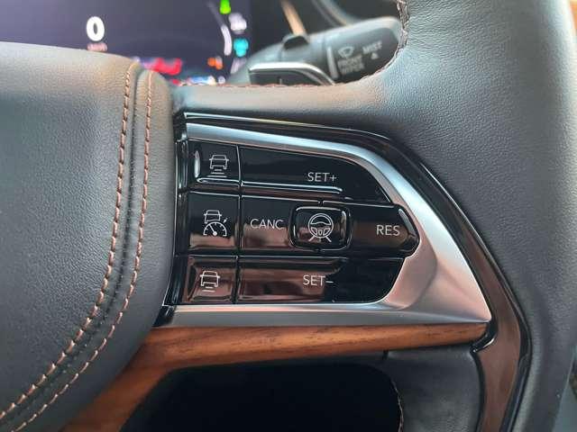 アダクティブクルーズコントロールの設定をステアリングで行います。