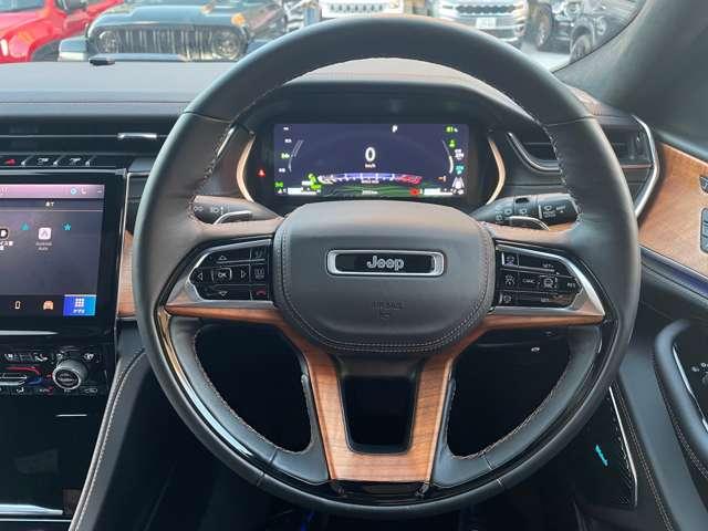 握りやすいレザーハンドル、ヒーターも付いております。