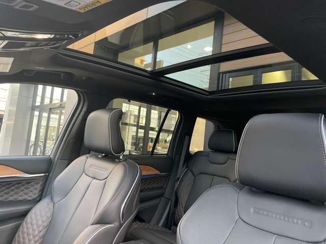 大きなサンルーフなので室内が明るくなります！