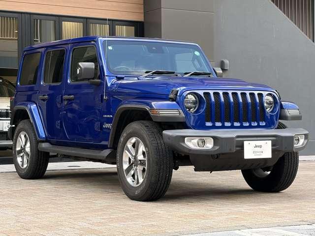 ジープ・ラングラーアンリミテッド サハラ　ワンオーナー　認定中古車　２．０Ｌターボモデル　オーシャンブルーメタリック　テールレンズ・フロントデイライトベゼル　禁煙車（2枚目）