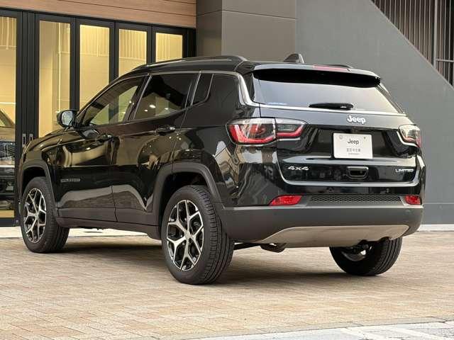 ジープ・コンパス リミテッド ワンオーナー 認定中古車 M6最終モデル専用ホイール 電動リアゲート 禁煙車(13枚目)