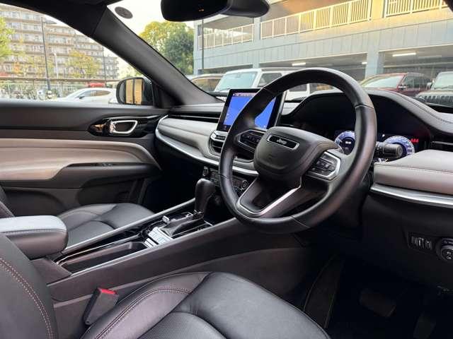 ジープ・コンパス リミテッド ワンオーナー 認定中古車 M6最終モデル専用ホイール 電動リアゲート 禁煙車(17枚目)