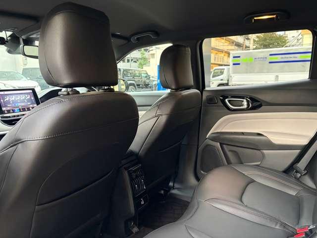 ジープ・コンパス リミテッド ワンオーナー 認定中古車 M6最終モデル専用ホイール 電動リアゲート 禁煙車(29枚目)