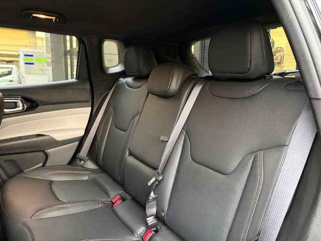 ジープ・コンパス リミテッド ワンオーナー 認定中古車 M6最終モデル専用ホイール 電動リアゲート 禁煙車(30枚目)