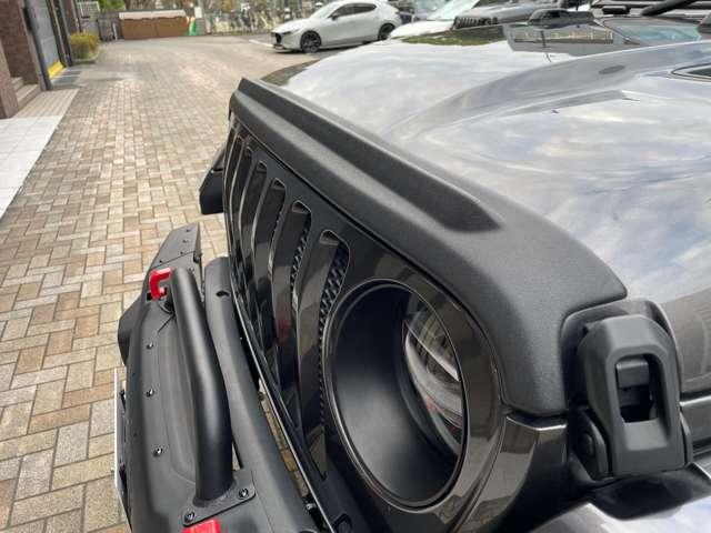 ジープ・ラングラーアンリミテッド サハラ　認定中古車　ジャオス２本出しマフラー　社外１７インチＡＷ　ＢＦグットリッチＫＯ２（２７５／７０／Ｒ１７）　ルビコンフロントバンパー　禁煙車（16枚目）